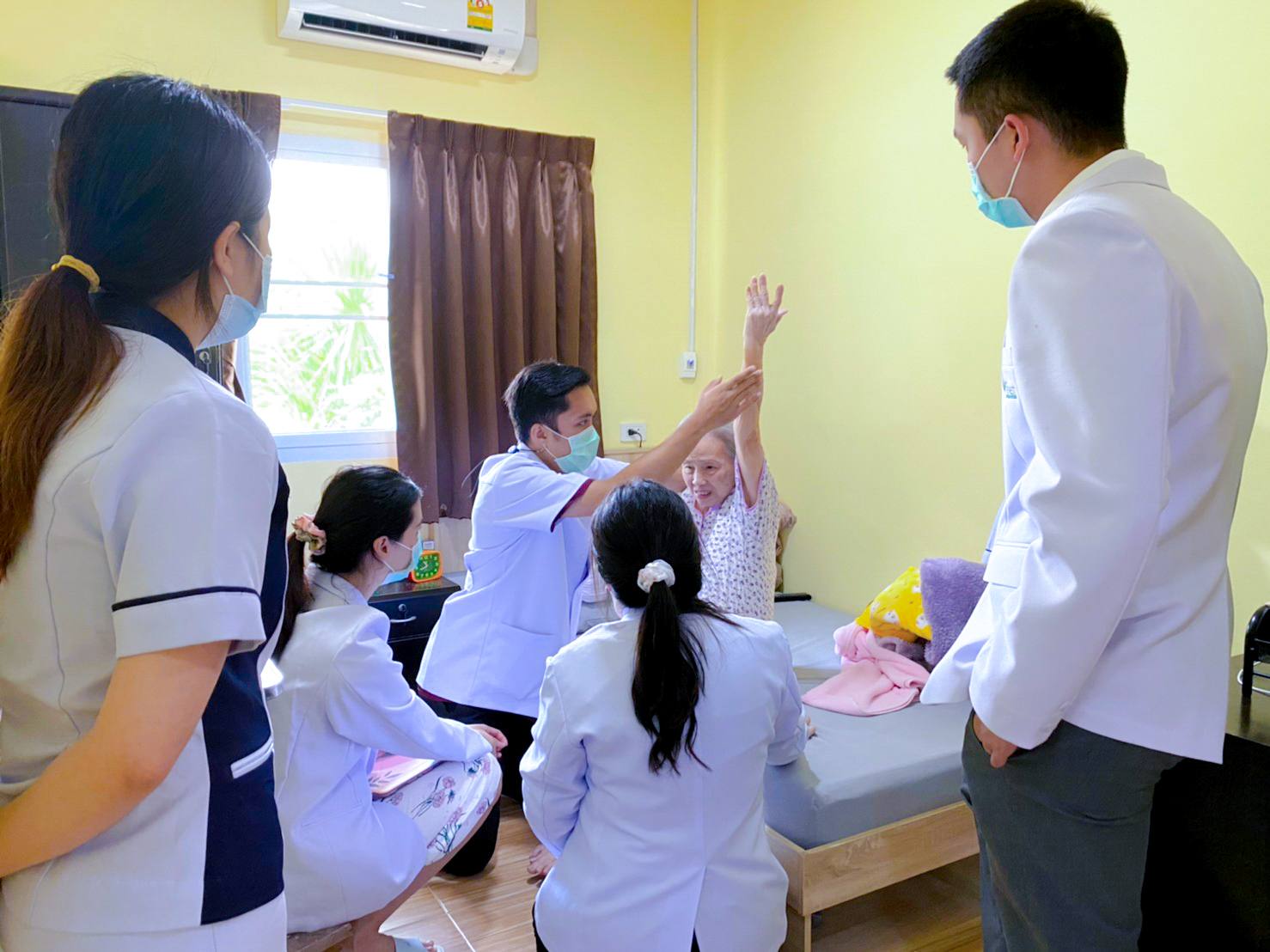 การดูแลผู้สูงอายุและผู้ป่วยที่ Nest Nursing Home